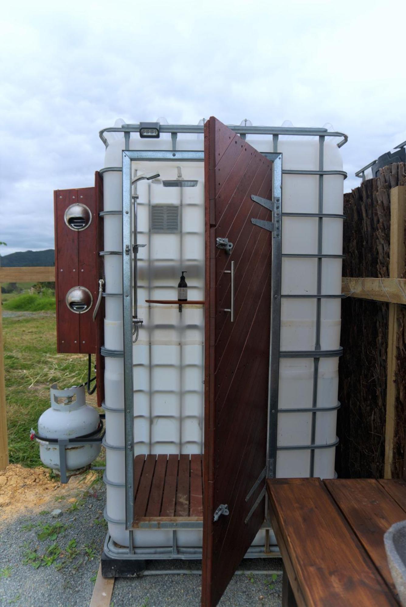 ホテル 1 Waipu Off-Grid Eco Seaview Geodesic Glamping Dome エクステリア 写真